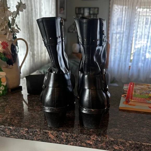 Harley-Davidson Black Leather Heeled Boots - Picture 4 of 4